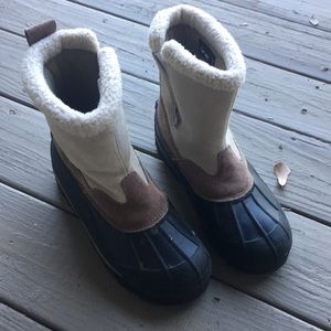 Magellan outdoors. Thinsulate. Size 9. Lightly worn.